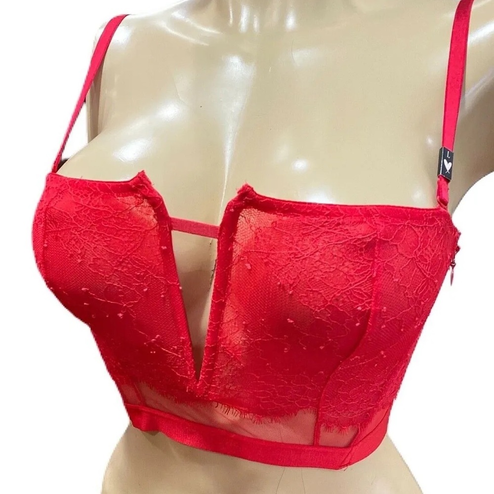 Victoria’s Secret Sexy, Unlined Crop top/Bralette in Red in Size XS/S